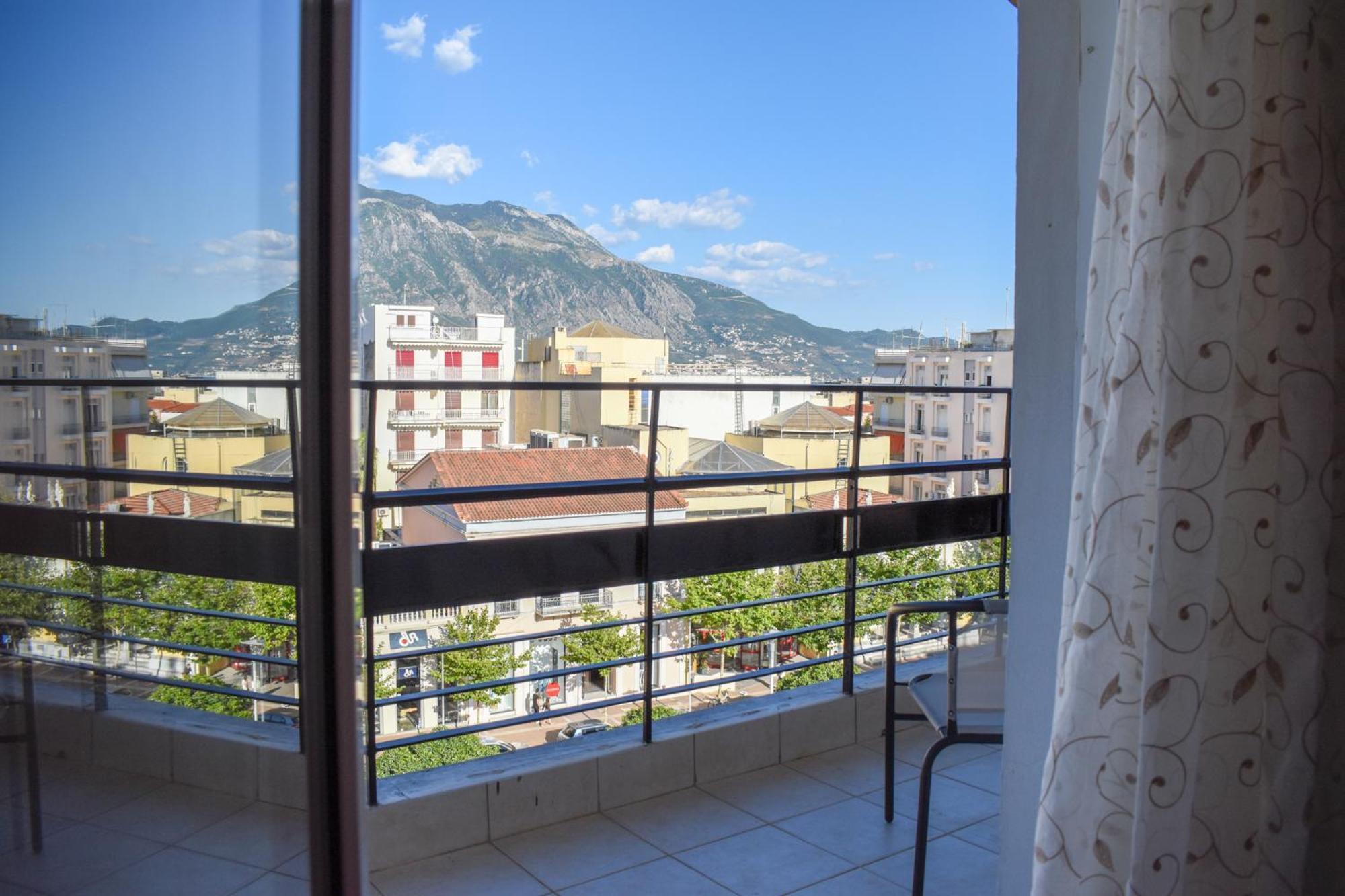 Cozy Flat On The Main Square, 10Min To The Sea Βίλα Καλαμάτα Εξωτερικό φωτογραφία