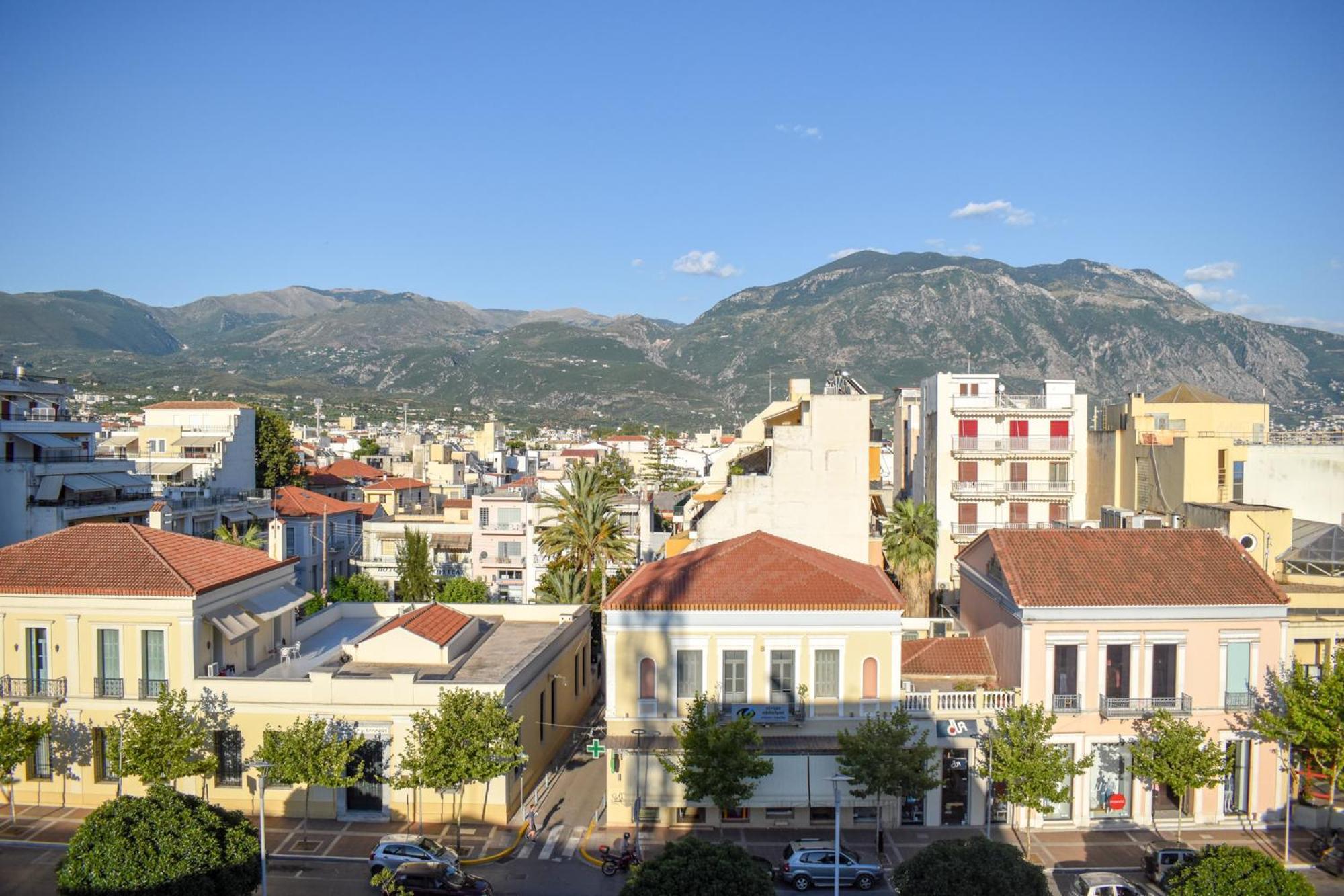 Cozy Flat On The Main Square, 10Min To The Sea Βίλα Καλαμάτα Εξωτερικό φωτογραφία