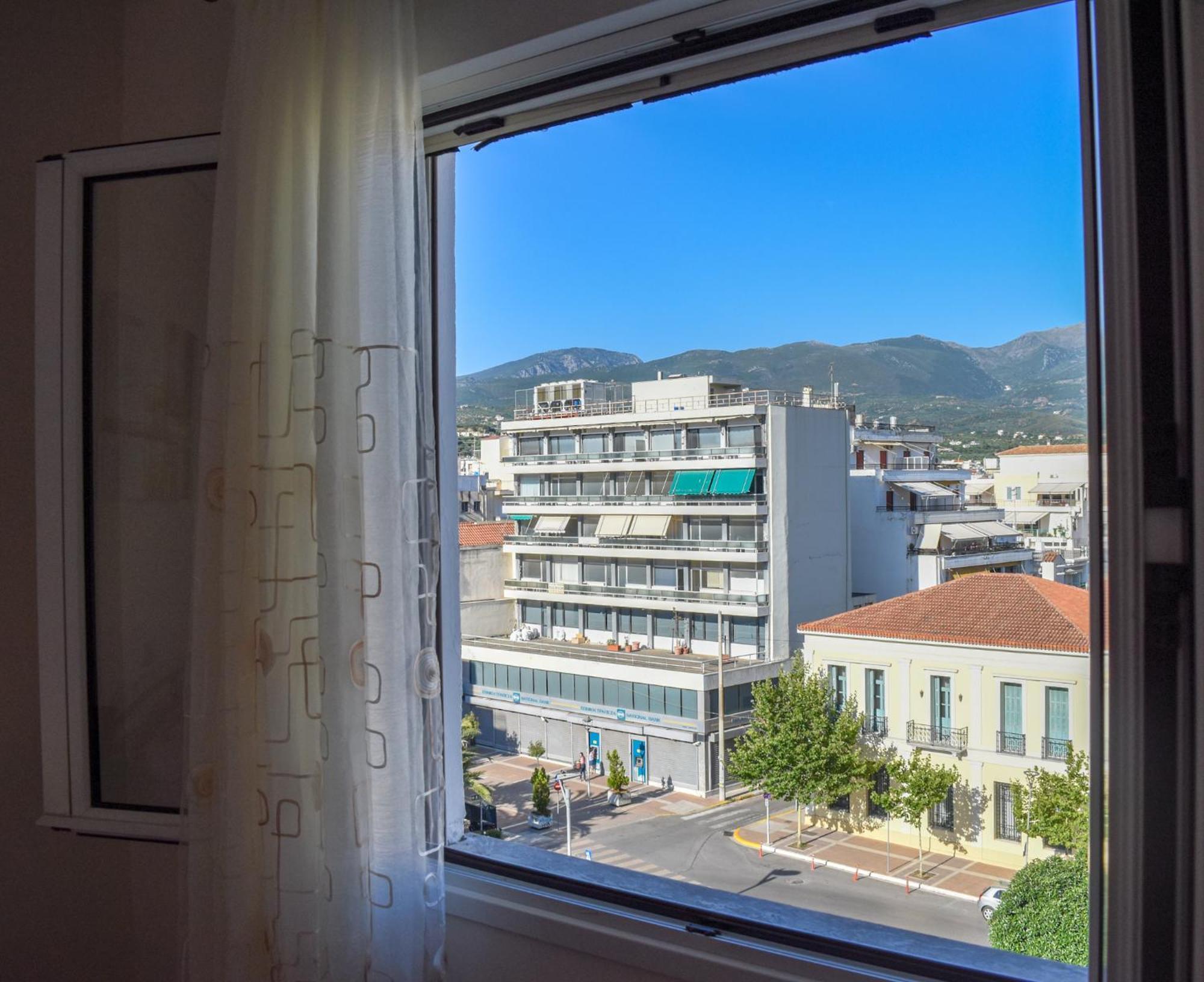 Cozy Flat On The Main Square, 10Min To The Sea Βίλα Καλαμάτα Εξωτερικό φωτογραφία